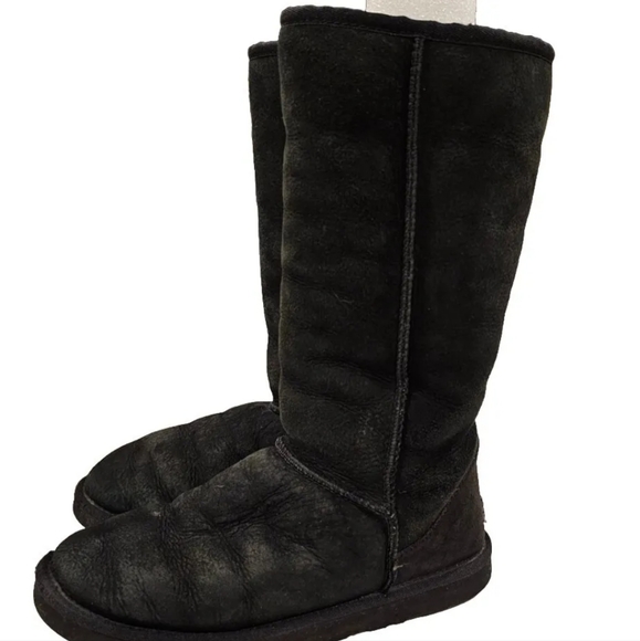 Ugg Tall classic boot - Picture 1 of 3